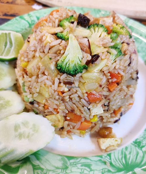 Pineapple fried rice at 17 Vegetarian Food Stall in Koh Phangan