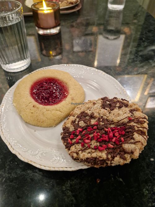 Hallongrotta and Chocolate & raspberry cookie at Zoégas in Helsingborg