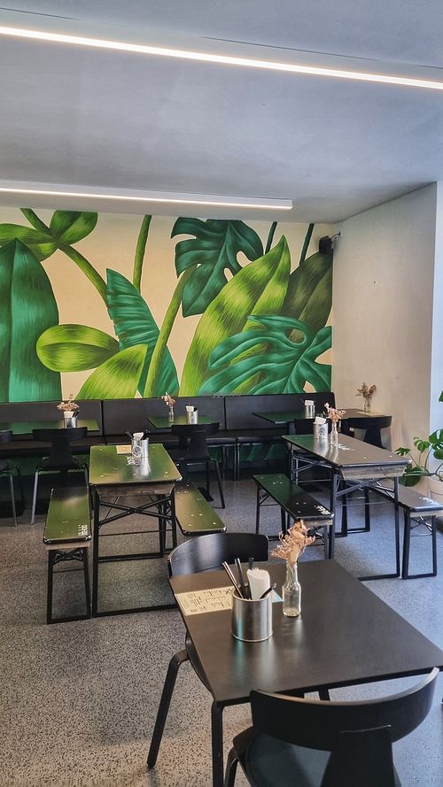  at Flip n Dip in Vienna