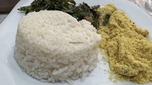 Couve refogada, arroz branco e farofa  at Só Verde - Botafogo in Rio De Janeiro