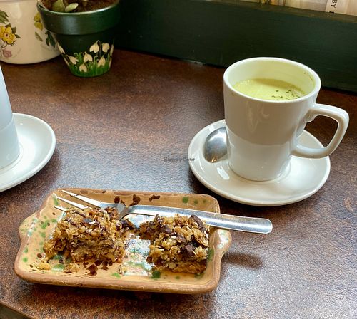 Shared a fruity flapjack    at Zappa's in Totnes