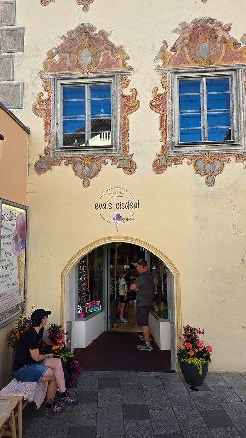 front / entrance at Eva's Eisdeal in Reutte