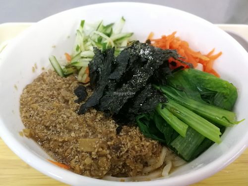 Noodles with carrot, cucumber, greens, tofu, and nori. at Vegetarian from afar - 遠道素食 in Jian