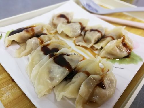 steamed dumplings at Vegetarian from afar - 遠道素食 in Jian