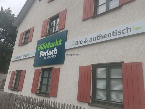 Großes Schild von der Straße aus sichtbar at BioMarkt Perlach im Mohrhof in Munich