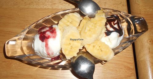 Cat House 7 Banana Cake with Ice Cream at Cat House in Chiang Mai