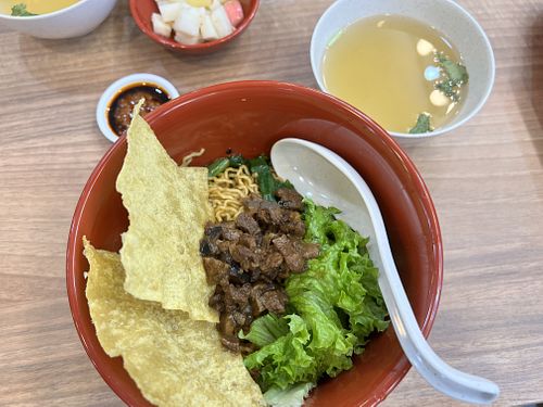 Signature Sarawak kolo dry noodles 7.5/10  at Yi Su Pin 一素品 - Chinatown in Central Singapore