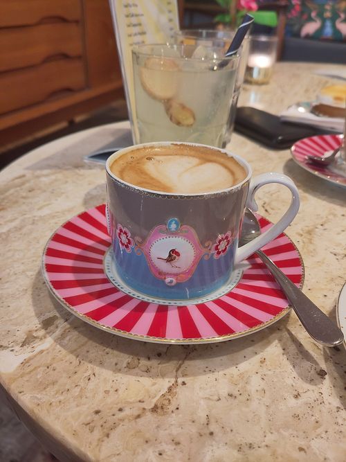 Oat flat white at Isabella Pâtisserie in Munich