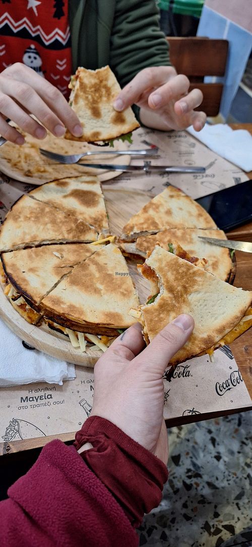 Pizza club vegan at Santa Lucia Pizza in Trikala