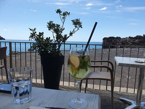 Weißer Sangria 🍹 at Praia Formosa Restaurante in Funchal