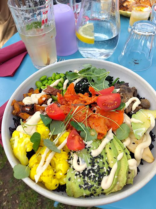 Vegan kantine bowl at De Kantine van Bairro Alto in Nijmegen