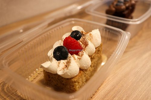 tres leches cake at Los Andenes Vegan - Puerta de Toledo in Madrid