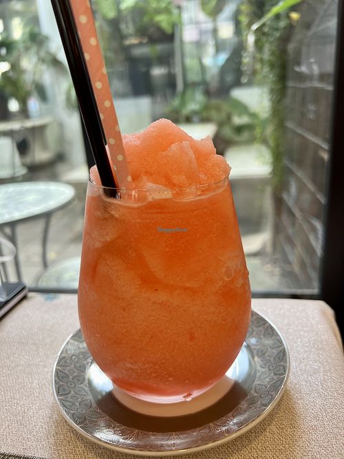 Strawberry 🍓 smoothie   at Ruan Mae Lui Vegetarian เรือนแม่หลุยมังสวิรัติ in Bangkok