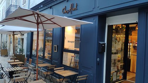 Outside entrance and seating at Chez Albert in La Rochelle