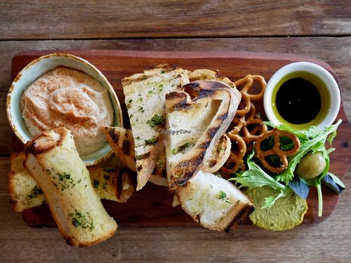 Kiwiana board with Southland cheese rolls! Thought I’d never be able to eat one again since going vegan, so good   at Otto Champagneria & Beer Hall in Wellington