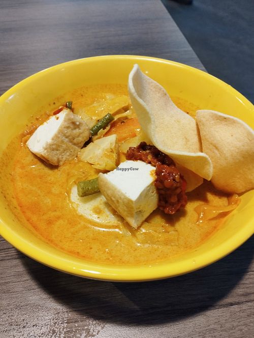 Lontong at Ci En (Plant Based Vegetarian) 慈恩素食 in Northeast Singapore