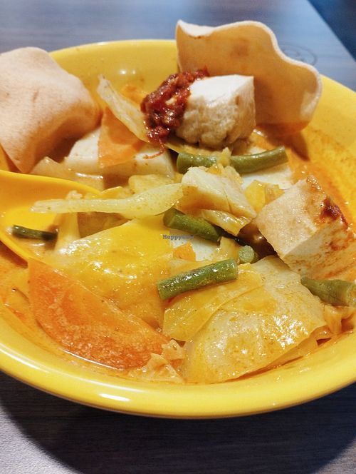 Lontong at Ci En (Plant Based Vegetarian) 慈恩素食 in Northeast Singapore