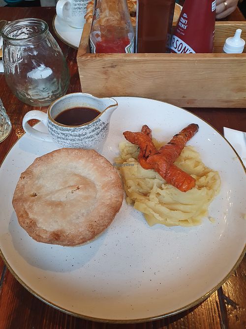 Vegan pie, mash potatoes and gravy sauce at The Cross Keys in York
