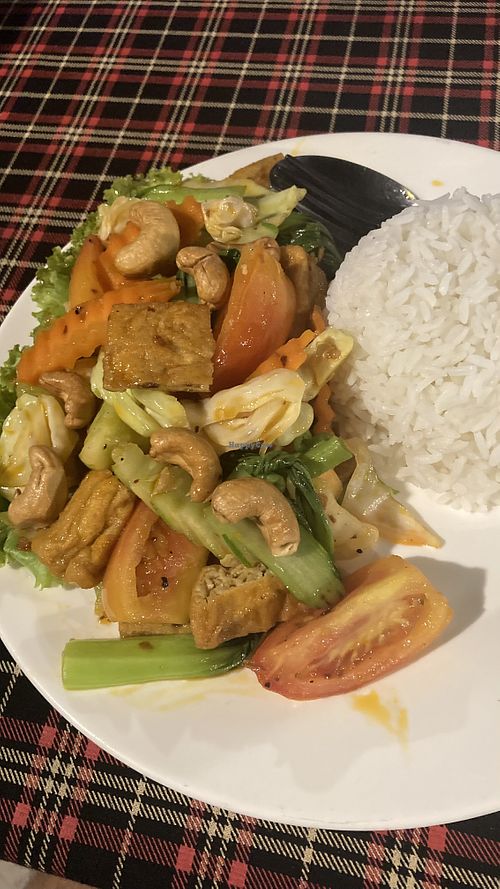 Cashews with tofu and veggies  at Lucky Sun in Koh Rong