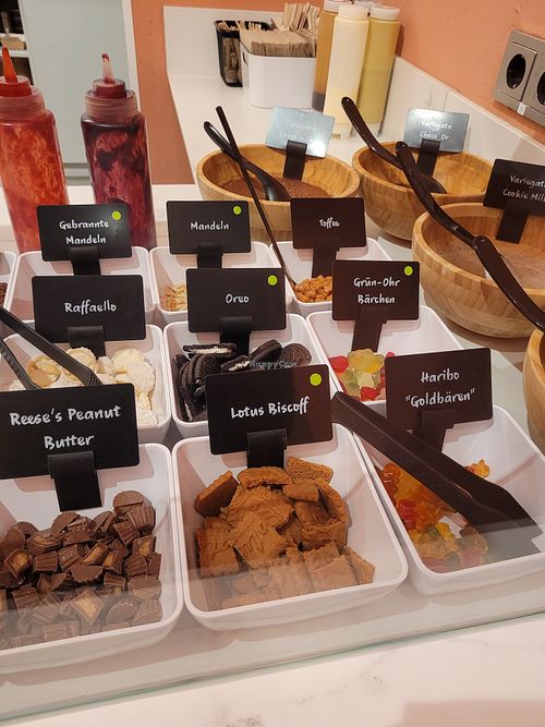 Toppings at Froberry in Essen