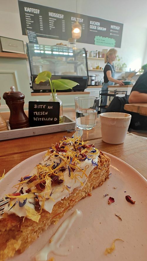 Carrot cake with lemon frosting at Viel-Leicht in Bremen