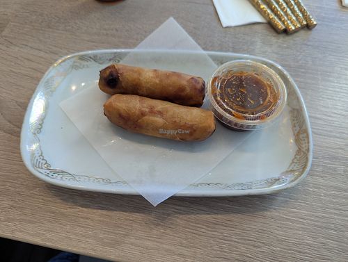 Spring rolls at Social Thai in Ottawa