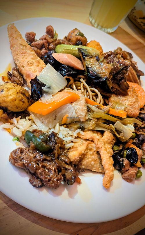  at Buffet Vegetariano Buda News Thai in Guayaquil