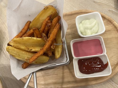 Two types of potatoes chips  at Salad Factory - The Promenade in Bangkok