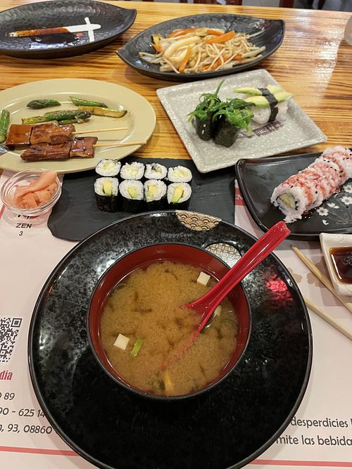 Miso soup, tofu stick thing and asparagus. Some sushi ofc  at Restaurante Japones Zen 3 in Castelldefels