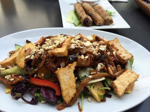 apetiser salad at Chay Viet in Berlin