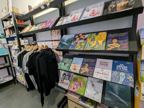 T-shirts with vegan messages; veg-related books at The Good Place in Montpellier