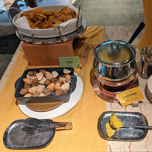 Fondue station contains dairy at Cha Lounge in Taipei