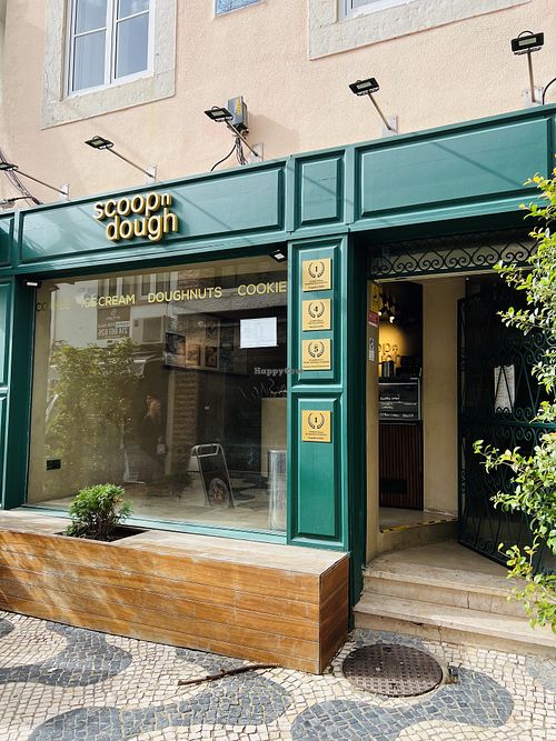   at Scoop 'n Dough in Cascais