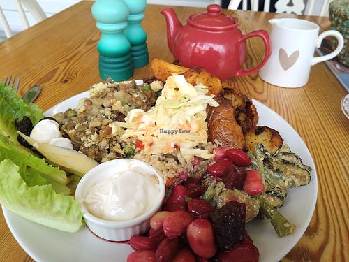 Chestnut mushroom pie, salad and chips!
Great value 😀 at Borth Cafe - Uncle Albert's Ice Cream Emporium in Borth
