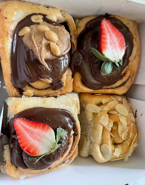 Snickers, chocolate strawberry and bee sting  at Cinnamood in Koblenz