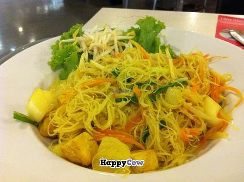 Curry noodles w tofu at Big PAPA - MBK in Bangkok