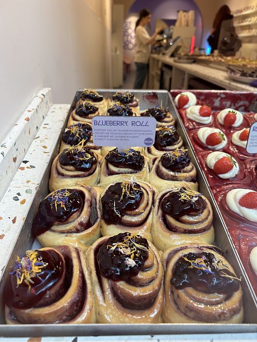 vegan blueberry roll  at Cinnamood in Dusseldorf