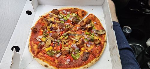 Vegan chicken pizza without cheese at Sardarjee in Leeds