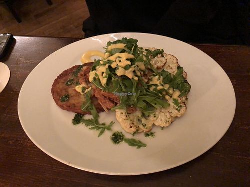 Jackfruit and cauliflower at Vaust Braugaststatte in Berlin