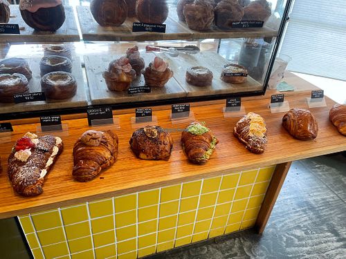 vegan options at Croix Croissant in Flemington