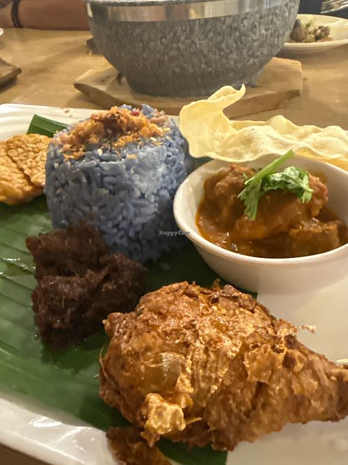 Classic nasi lemak at Mangga Vegetarian Cafe - 美佳素轩  in Seri Kembangan