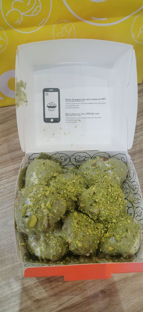 Pistache croustillante at Lokma in Montreal