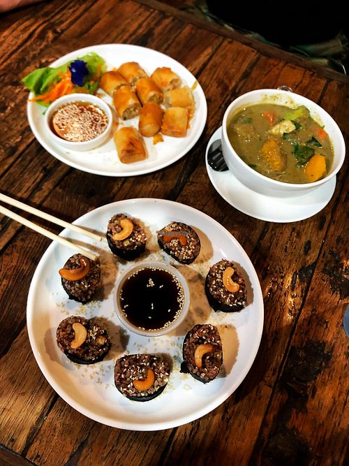 Seaweed rolls, deep fried rolls and massaman curry at La Carotte Qui Rit in Surat Thani