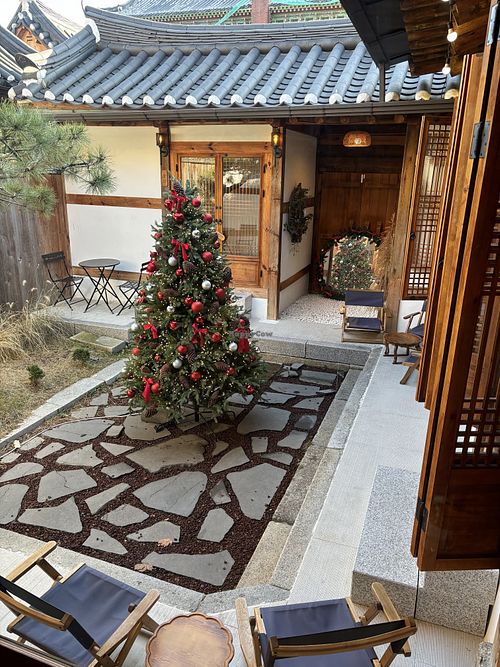 Yard  at Solbangul Bakery 솔방울베이커리 in Seoul