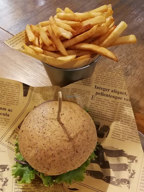 veggie burger and fries at Burger Su - 美式蔬食漢堡 羅東店 in Luodong