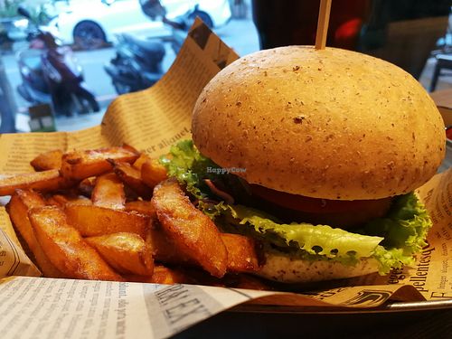 vegan 'chicken' burger with sweet potato fries at Burger Su - 美式蔬食漢堡 羅東店 in Luodong