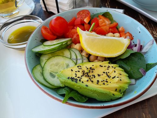 Chickpea salad (vegan) at Szimple in La Herradura