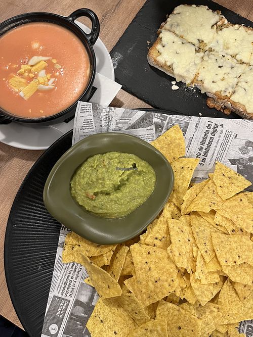 Salmorejo, nachos with guacamole, pan de ajo with cheese  at Karpanta in Sevilla