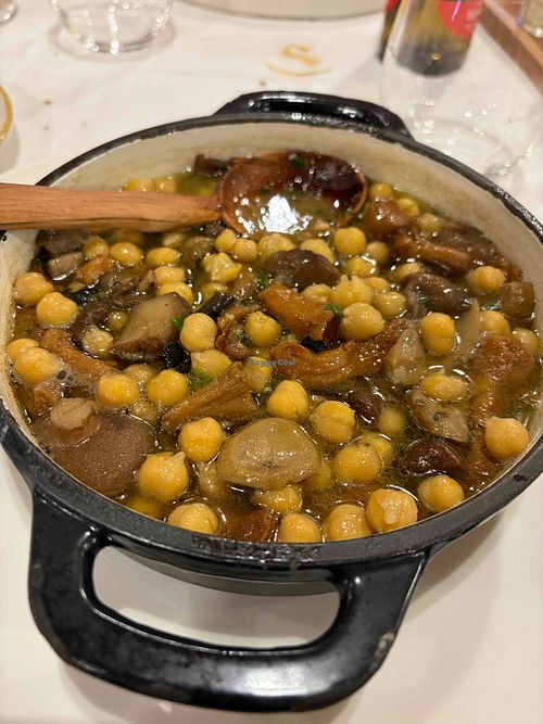 Chickpeas with mushrooms at Restaurante Serrano in Astorga