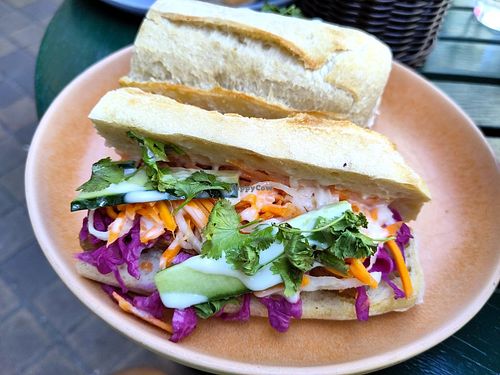 Tofu banh mi at Jūp Jūp in Bordeaux
